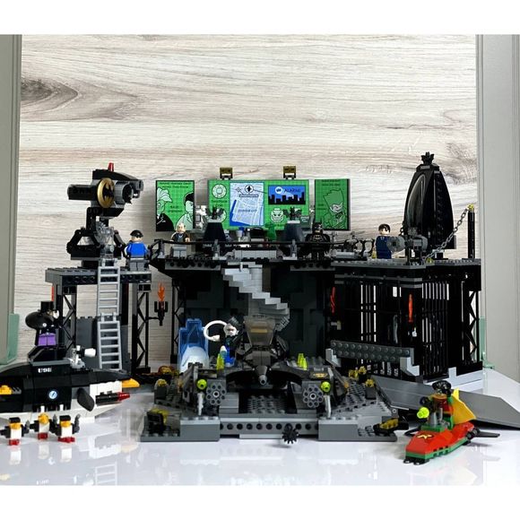 Lego The Batcave: The Penguin and Mr. Freeze's Invasion (7783) 100% Complete - Picture 11 of 11